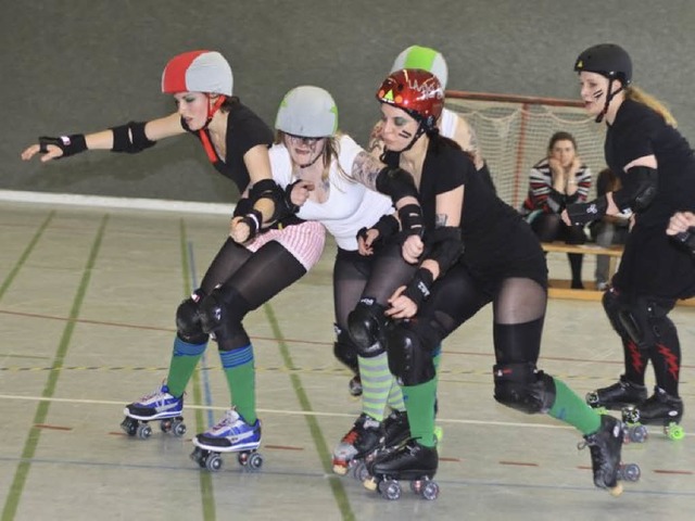 Roller Girls in Aktion  | Foto: Benedikt Nabben