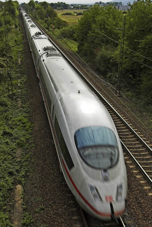 Muss der ICE zwischen Offenburg und Riegel unbedingt 250 km/ schnell Fahren?  | Foto: Archivfoto: Gollrad