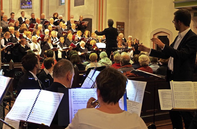 Mchtiges Klangvolumen erzeugten die S...ichen Abendmusik in der  Stadtkirche.   | Foto: Katharina Bchle