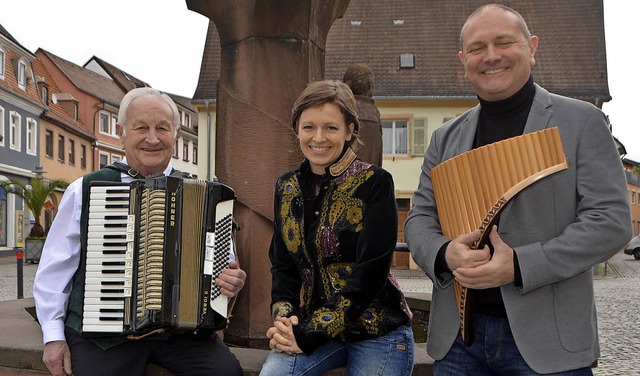 Oscar Javelot kommt mit seiner Frau Be...um Muttertagskonzert nach Kndringen.   | Foto: Walser