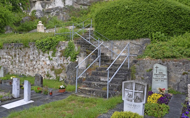 rgernis: die Treppe am Isteiner Friedhof    | Foto: Schopferer