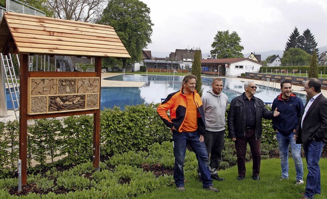 Ein Hingucker im Freibad ist das neue ...n gestern alle Neuerungen im Bad vor.   | Foto: Heidi Fssel