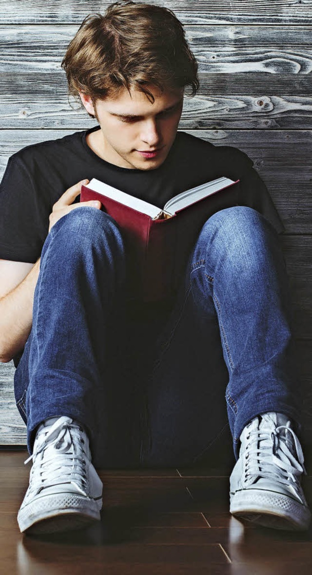 Lesen ist Jugendlichen oft  zu anstrengend.   | Foto: peshkova (fotolia)