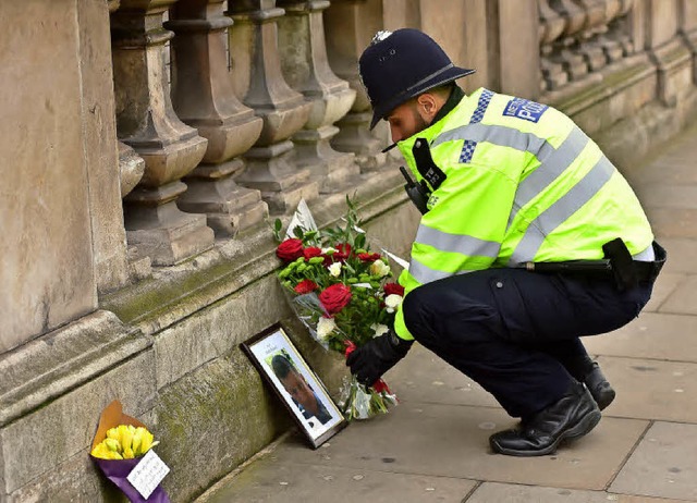 Blumen fr die Terroropfer in London   | Foto: dpa