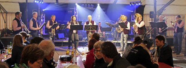 Die Katharinen-Kapelle bei ihrem Auftritt beim Musikfest  in Riegel.  | Foto: Helmut Hassler