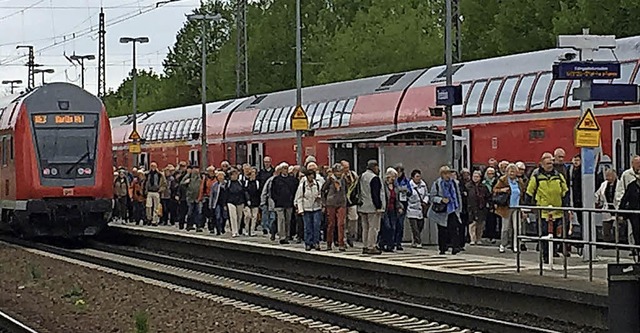 Hochbetrieb herrschte anlsslich der 4... Nuthe-Nieplitz am Trebbiner Bahnhof.   | Foto: Schulze