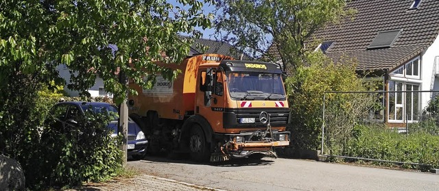 Frhjahrsputz fr die  Straen der Gem...r noch dreimal wiederholt werden soll.  | Foto: Schopferer