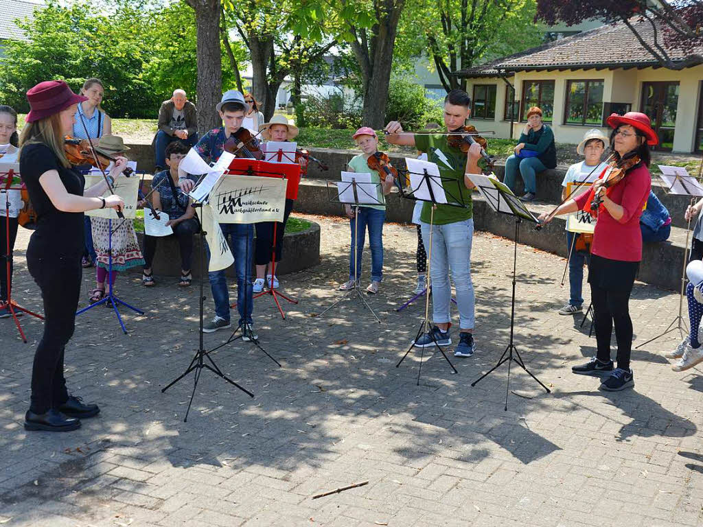 Die Nachwuchsinstrumentalisten der Musikschule Markgrflerland zeigten einem aufmerksamen Publikum ihr Knnen