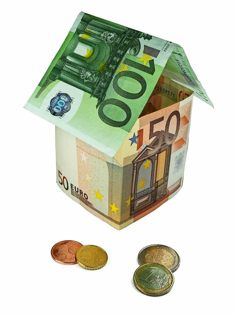 Immobilienkredite: Die Finanzaufsichtsbehrde Bafin soll mit neuen Befugnissen Immobilienblasen verhindern. So soll die Bafin Mindeststandards fr die Vergabe von Neukrediten festlegen. Zudem gibt es bei Darlehen knftig eine Obergrenze, die sich am Immobilienwert orientiert.