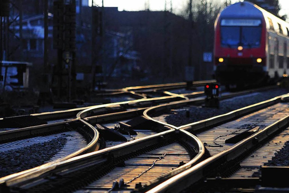 Schienenlärm: Für laute Güterwagen gilt ab Ende 2020 ein Fahrverbot auf deutschen Schienen. Ein neues Gesetz legt einen Grenzwert für Schallemissionen fest, den Güterzüge nicht überschreiten dürfen. Bei Verstößen gegen das Fahrverbot drohen bis zu 50 000 Euro Strafe. (Foto: Siegfried Gollrad) Schienenlärm: Für laute Güterwagen gilt ab Ende 2020 ein Fahrverbot auf deutschen Schienen. Ein neues Gesetz legt einen Grenzwert für Schallemissionen fest, den Güterzüge nicht überschreiten dürfen. Bei Verstößen gegen das Fahrverbot drohen bis zu 50 000 Euro Strafe. (Foto: Siegfried Gollrad)