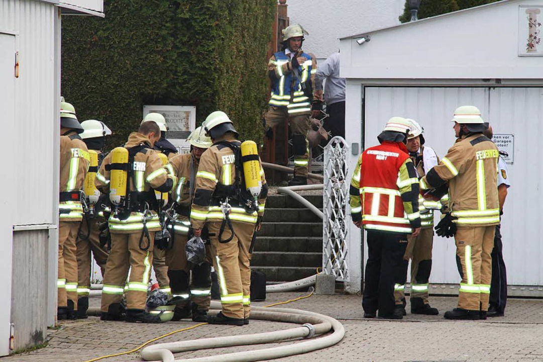 Nackt feuerwehr Kriminalstaat