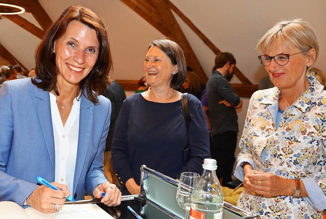 Politische Frauenpower mit Rita Schwar... und Dorothea Störr-Ritter (von links)  | Foto: Gerhard Lück