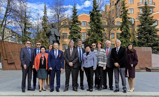 Die Lahrer Delegation mit Vertretern der Stadtverwaltung von Zvenigorod  | Foto: STADT
