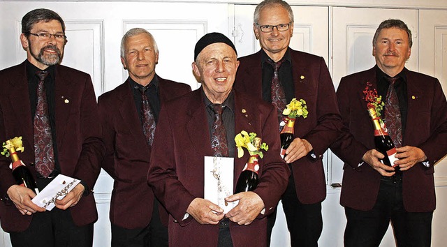 Vize Hans-Peter Rie (2. von links) un...st Reif, Hans Vgtlin und Fritz Krumm.  | Foto: Christiane Franz