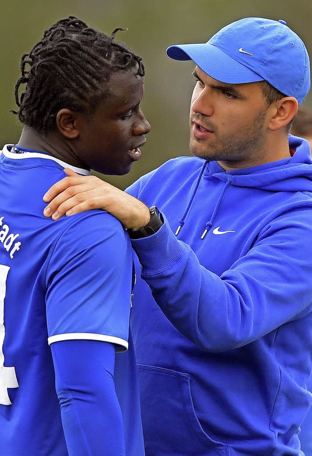 Der scheidende Coach und sein Mustersc...ie Verbandsliga-Geschichte eingehen.    | Foto: wolfgang scheu