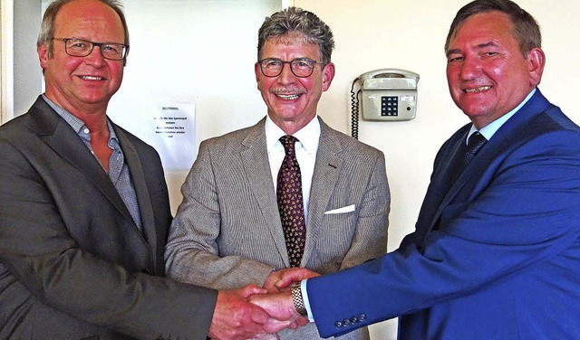 Dr. Hubert Lott (links) ist neuer Chef...ut Keller.                              | Foto: Andreas Mahler