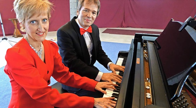 Das Klavierduo Monika Egri und Attila ...ogramm &#8222;Tanzende Tasten&#8220;.   | Foto: roswitha Frey