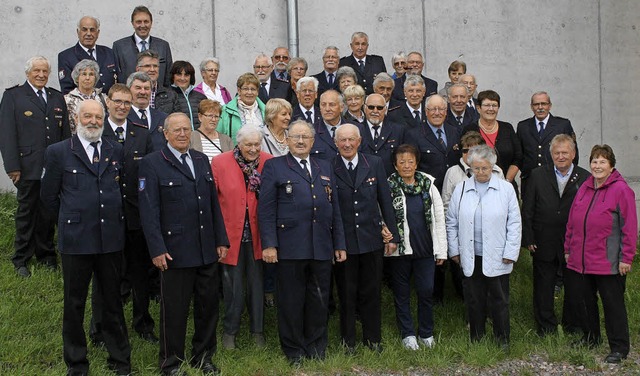 Die ehemaligen Kommandanten, Ortsvorst...n Partnerinnen in Breitnau getroffen.   | Foto: Privat