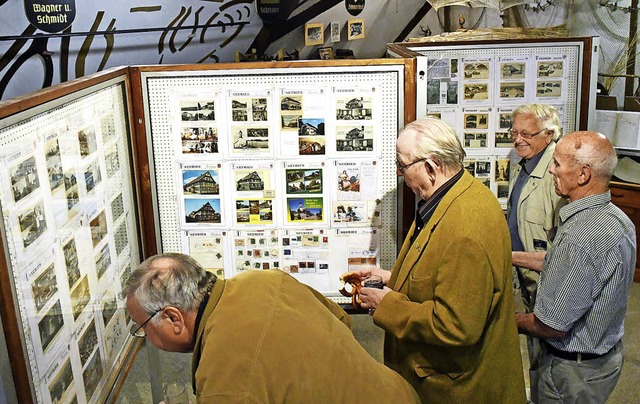 Bei alten Ansichtskarten lohnt sich der genaue Blick.    | Foto: Wolfgang Knstle