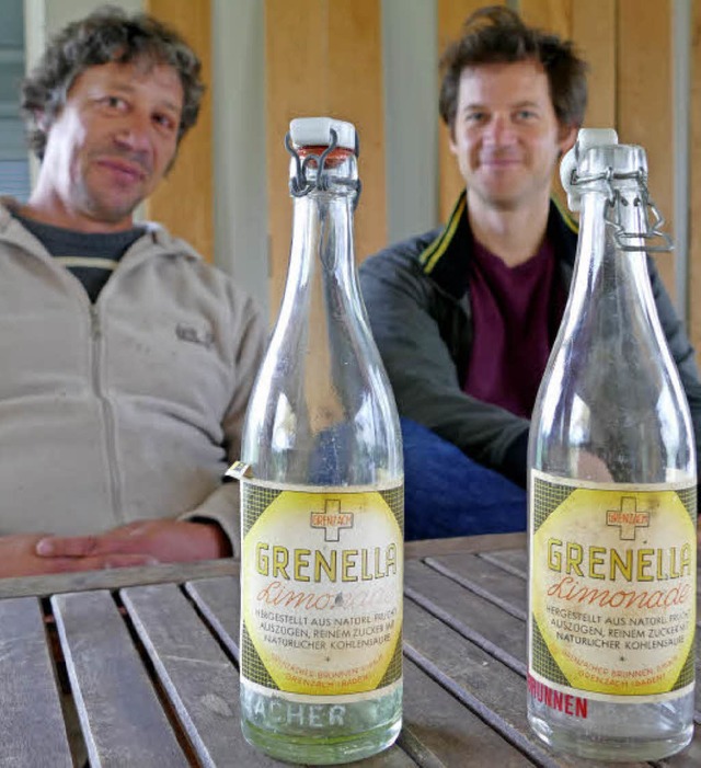 Peter Weber (links) und Georg Dettweil...auptzutat Grenzacher Wasser enthielt.   | Foto: Ralf H. Dorweiler