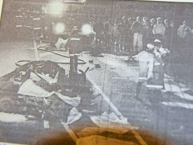Ein Bild des Grauens: der Unfall von 1... Bohlsbach in einem Zeitungsausschnitt  | Foto: hr