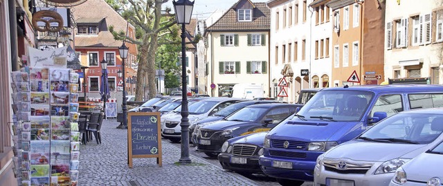 Parken in der Innenstadt: Bei vielen A... an der Kenzinger Hauptstrae beliebt.  | Foto: Ilona Hge