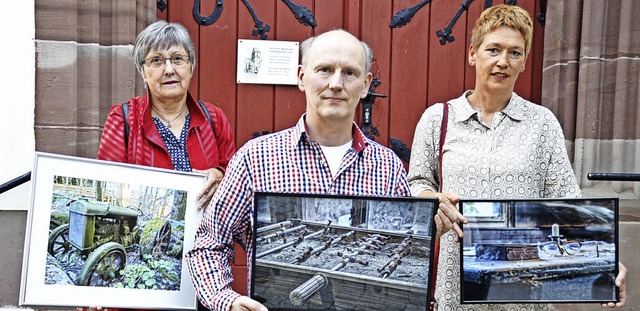 bergabe der gerahmten Siegerbilder (v... von Klaus von den Eicken (2. Platz).   | Foto: E. Steinfelder