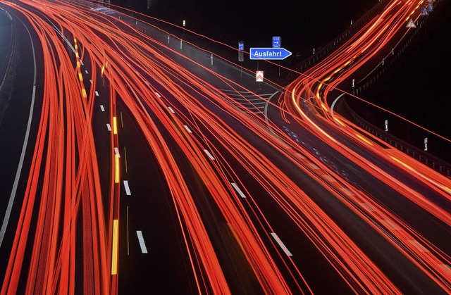 Eins der Streitthemen ist die Zukunft der deutschen Autobahnen.   | Foto: dpa