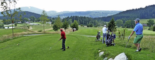 Idyllisch liegt der Golfplatz  Hochsch...ch genau an, wo sein Ball landen soll.  | Foto: simoneit