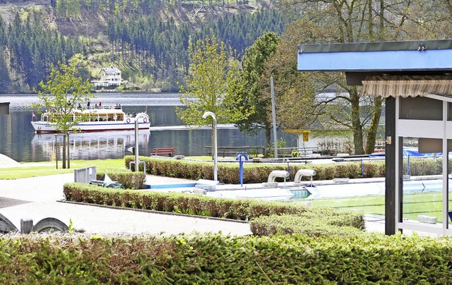 Still ruht nicht der See, sondern das Becken im Strandbad Titisee.   | Foto: Tanja Bury