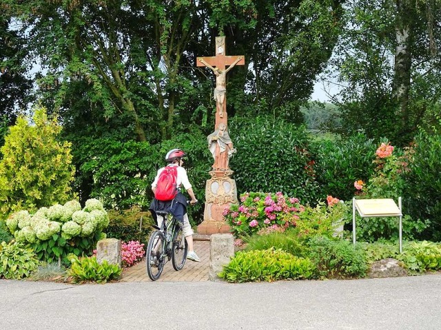 Ein Wegkreuz auf dem Weg nach Unzhurst  | Foto: Rolf Mller