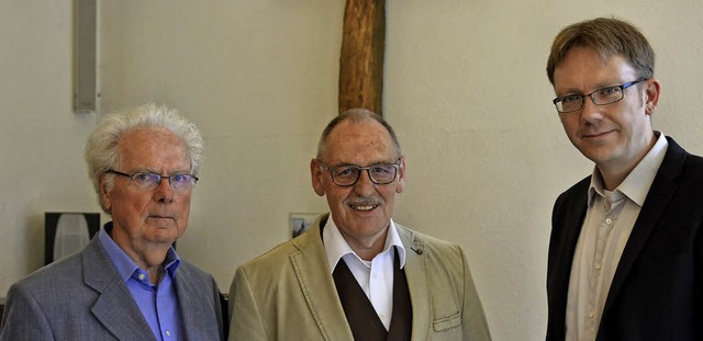 Die Leiter des Kirchengemeinderats Wer... und Pfarrer Dirk Fiedler (von links)   | Foto: Pinkawa