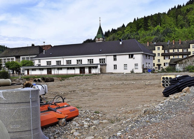 Das Gelnde, auf dem die Autokabel-Fab...ll Bauplatz fr ein Pflegeheim werden.  | Foto: Archivfoto: Schoch