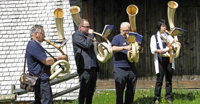 Viel Aufsehen erregten die Schneckenhrner bei ihrer Premiere in Bernau.   | Foto: Ulrike Spiegelhalter