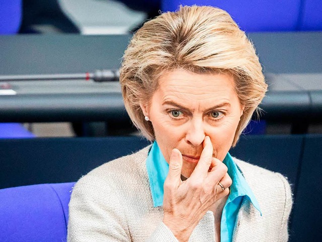 Verteidigungsministerin Ursula von der Leyen  | Foto: dpa