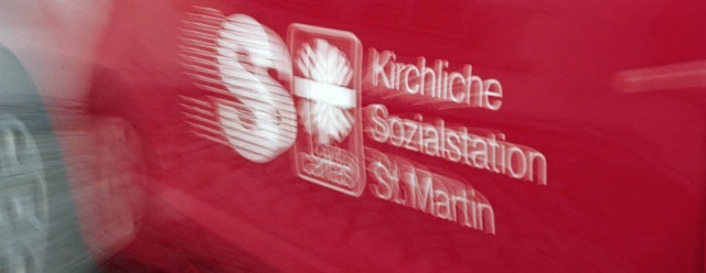 Mit 22 roten Flitzern sind die Mitarbe... Sozialstation St. Martin im Einsatz.   | Foto: Jrn Kerckhoff
