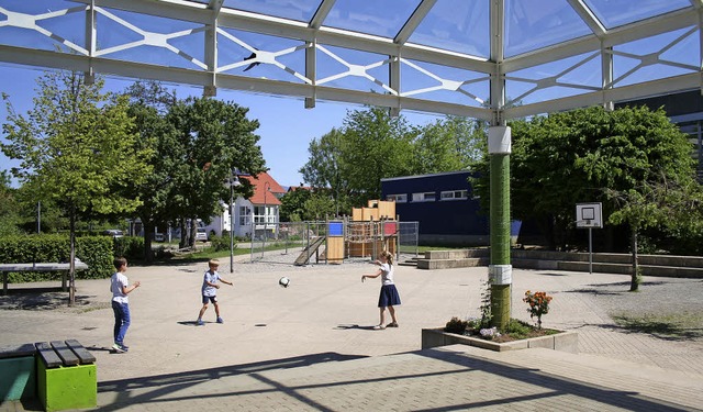 Der Hof der Grundschule in Vrstetten wird neu gestaltet.   | Foto: Anja Kunz