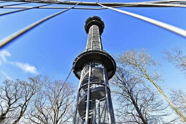 Schlossbergturm bekommt stählerne Stützen - obwohl Holz weit billiger wäre
