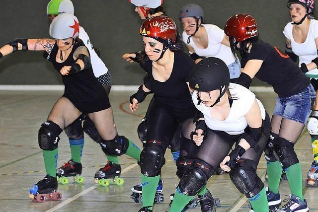 Die Blockforest Rollergirls suchen Mitspielerinnen und laden zum Recruiting Day ein