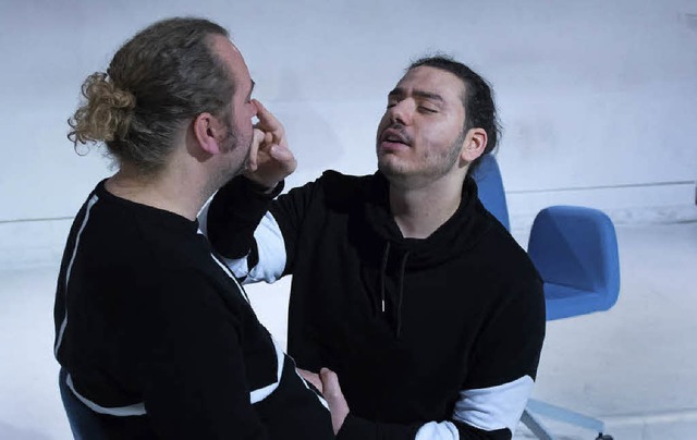 Zwei Filmfans im Theater:  Frank Oberhuer und Alper Yildiz   | Foto: Milan Benak