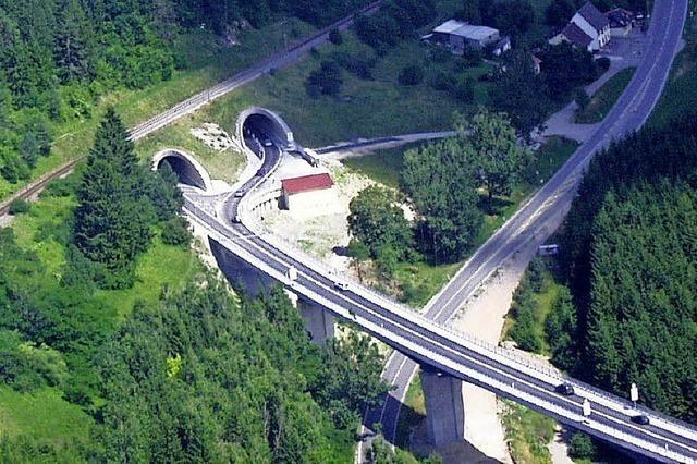 Zweite Brücke für B 31 über Gauchachtal