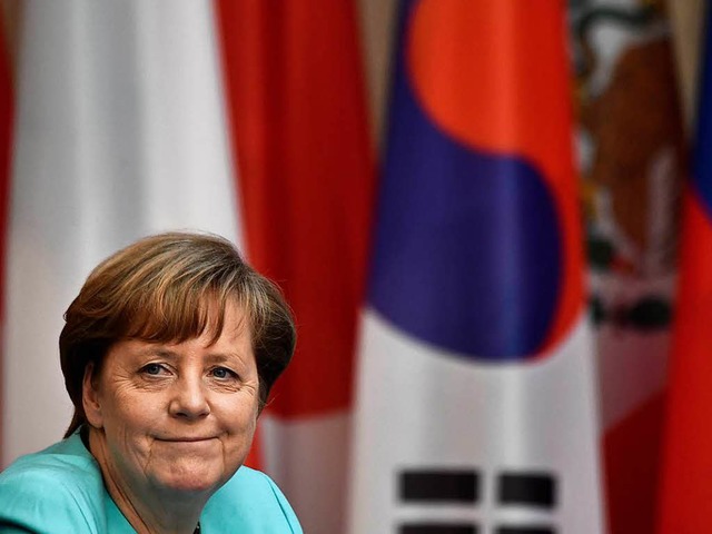 Angela Merkel ist erstmals seit 2015  beliebteste Politikerin im Land.  | Foto: AFP