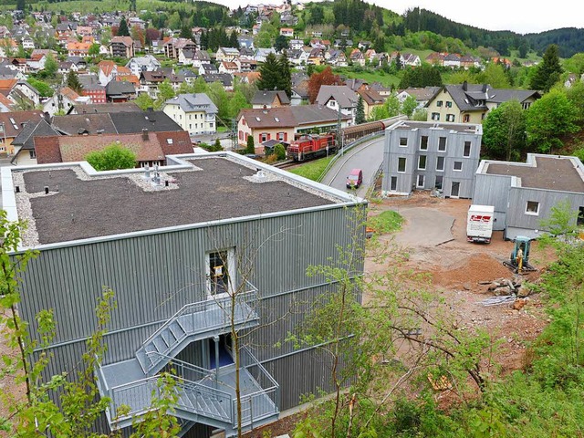 Diese Wohnhuser mit 60 Pltzen  fr g... Schtzenstrae soll bald fertig sein.  | Foto: Peter Stellmach