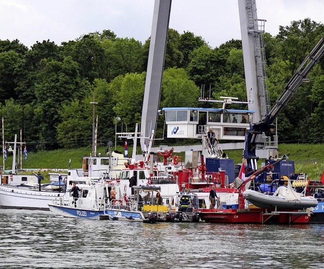 Dieser &#8222;Schiffsknuel&#8220; war...unmittelbar nebeneinander festgemacht.  | Foto: Rolf Reimann