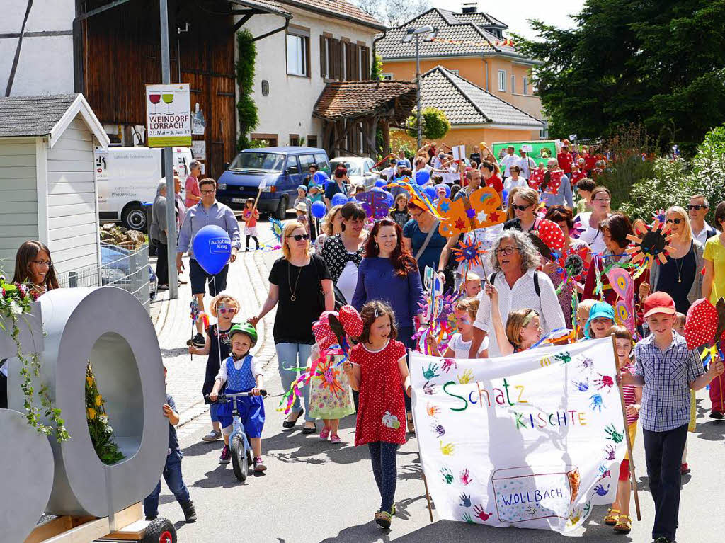 Mit einem bunten Festumzug feiert Wollbach sein Jubilum.