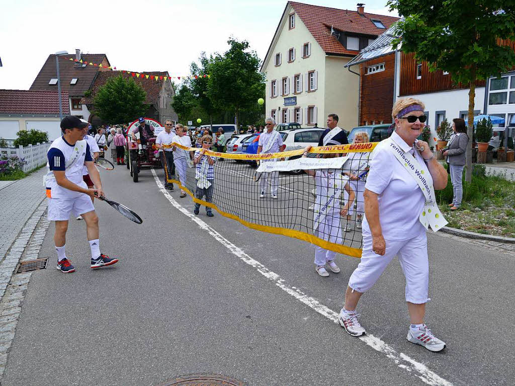 Mit einem bunten Festumzug feiert Wollbach sein Jubilum.