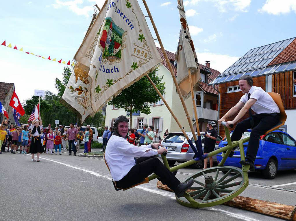 Mit einem bunten Festumzug feiert Wollbach sein Jubilum.