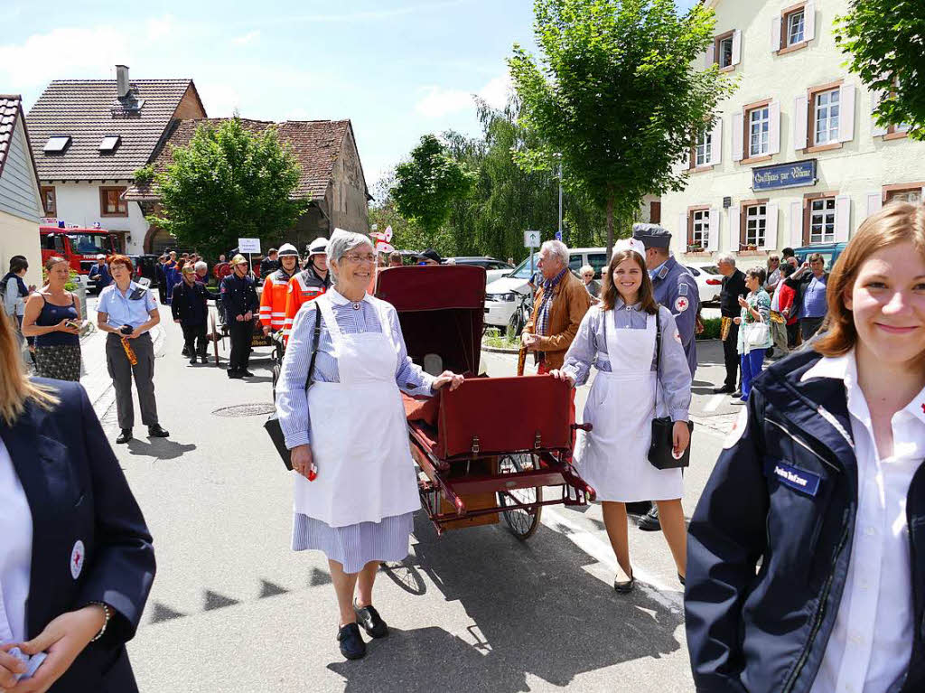 Mit einem bunten Festumzug feiert Wollbach sein Jubilum.