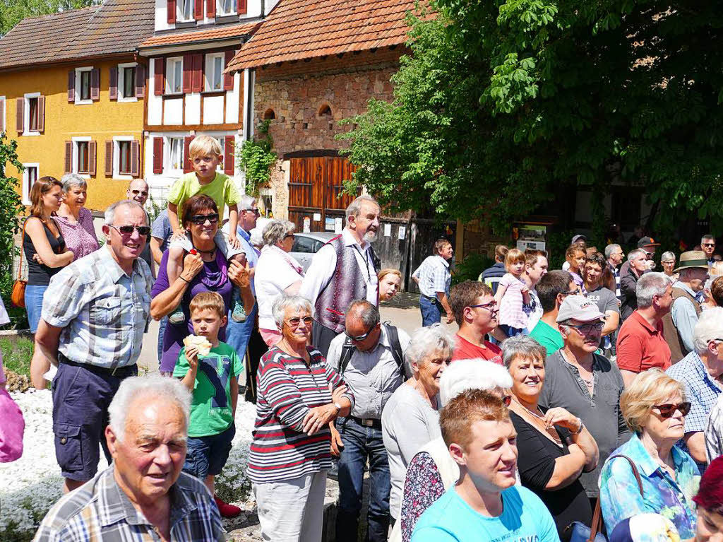 Mit einem bunten Festumzug feiert Wollbach sein Jubilum.