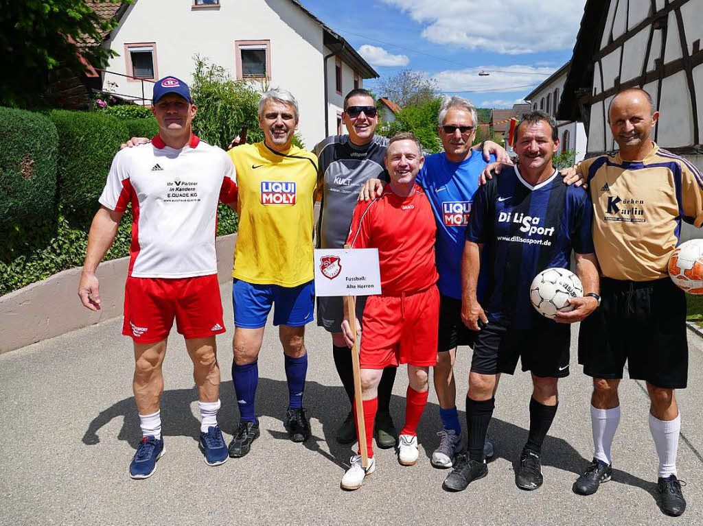 Mit einem bunten Festumzug feiert Wollbach sein Jubilum.